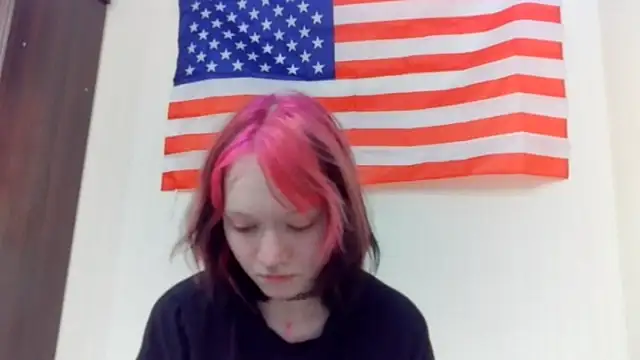 Snapshot of Shine_Luna chatting on February 26, 2026, 10:42 pm Shine Luna online show from February 26, 2026, 10:42 pm