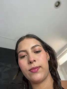 Valeria-escobar online show from March 25, 2026, 1:39 pm