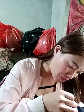 Snapshot of little-effy chatting on March 8, 2026, 2:04 am little-effy online show from March 8, 2026, 2:04 am