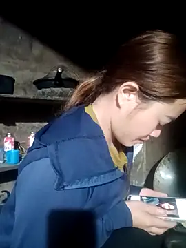 Snapshot of little-effy chatting on March 13, 2026, 12:17 am little-effy online show from March 13, 2026, 12:17 am