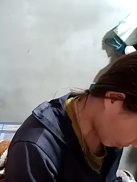 Snapshot of little-effy chatting on April 2, 2026, 11:30 am little-effy online show from April 2, 2026, 11:30 am