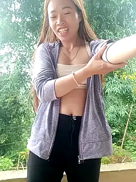 little-effy online show from May 19, 2026, 1:56 am