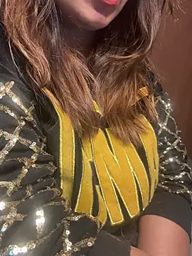 butterflyslay online show from January 19, 2026, 3:54 am