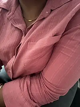 butterflyslay online show from February 21, 2026, 2:29 pm