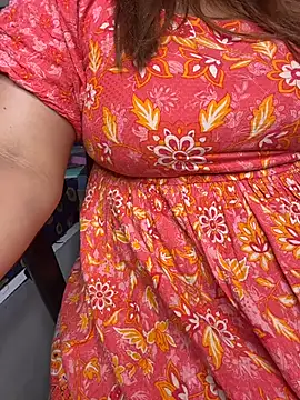 butterflyslay online show from February 24, 2026, 5:55 pm