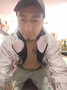 AngelJunior01 online show from December 17, 2025, 5:19 pm