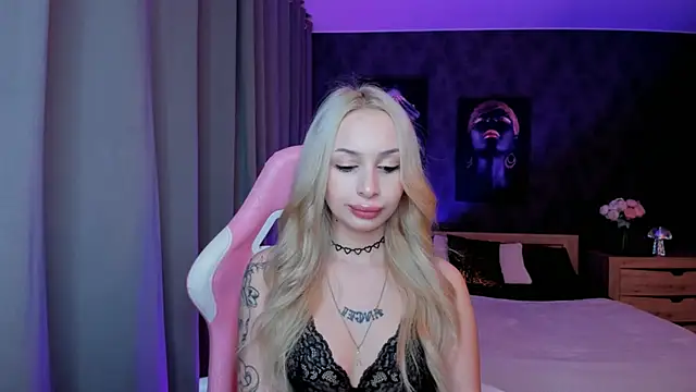 LanaMiracle online show from January 11, 2026, 4:06 am