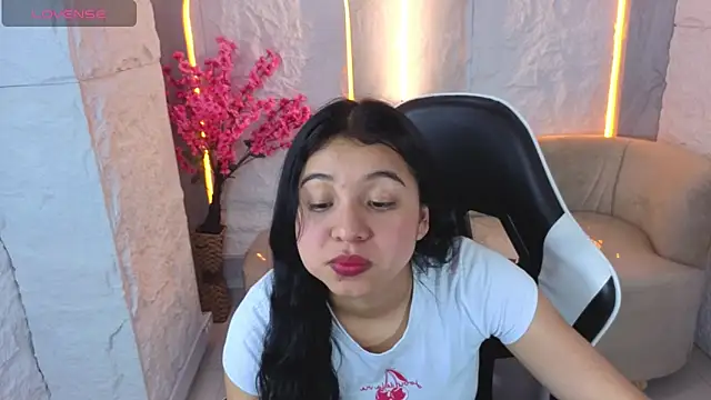 Sofi Adams Tx online show from December 18, 2025, 1:06 pm