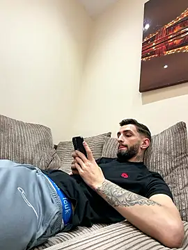 Juliann69Ramiro online show from January 18, 2026, 2:15 am