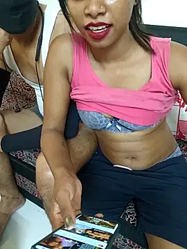 STICKY GIRL online show from April 19, 2026, 8:35 am