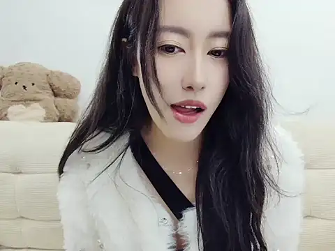 Snapshot of TXMIT chatting on January 7, 2026, 11:23 am TXMIT online show from January 7, 2026, 11:23 am