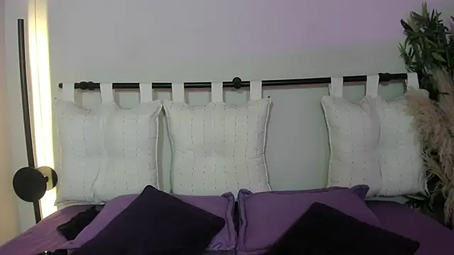 sophie blake   online show from February 11, 2026, 4:28 am