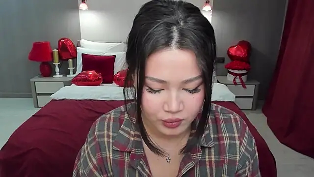 Brunette Charm online show from February 22, 2026, 6:17 pm