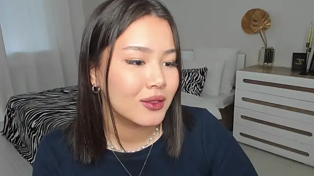 Brunette Charm online show from March 31, 2026, 11:21 am