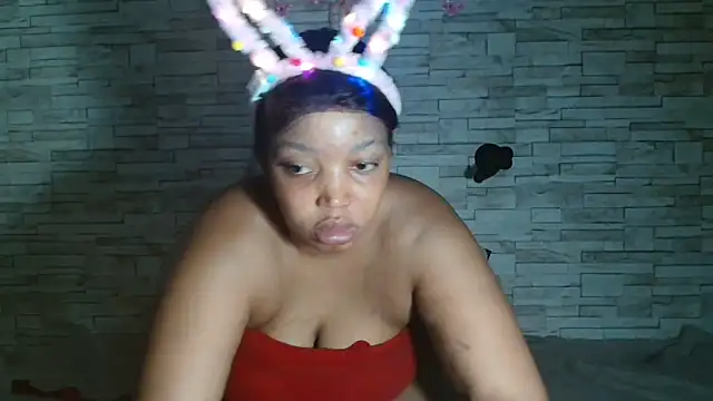 Yellowmellow01 online show from April 4, 2026, 4:04 pm