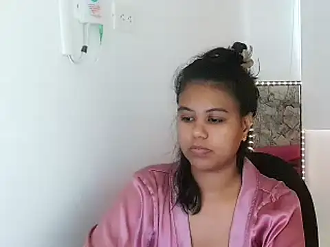 Snapshot of Shawnycarson chatting on June 20, 2026, 4:32 pm Shawnycarson online show from June 20, 2026, 4:32 pm