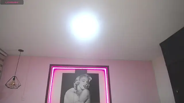 Kendall fox x online show from December 23, 2025, 4:21 am