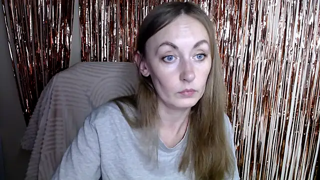 LiaSeass  online show from July 26, 2026, 12:23 pm