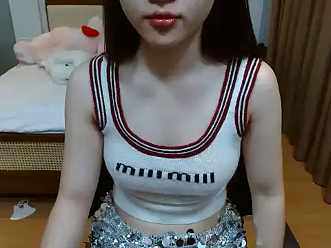 -Bibi-18 online show from December 16, 2025, 1:38 pm