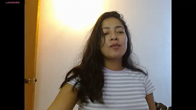 NovahPerotti online show from May 29, 2026, 2:37 pm