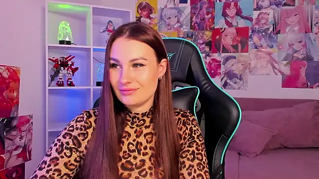 NoraFoxes online show from February 3, 2026, 5:38 am