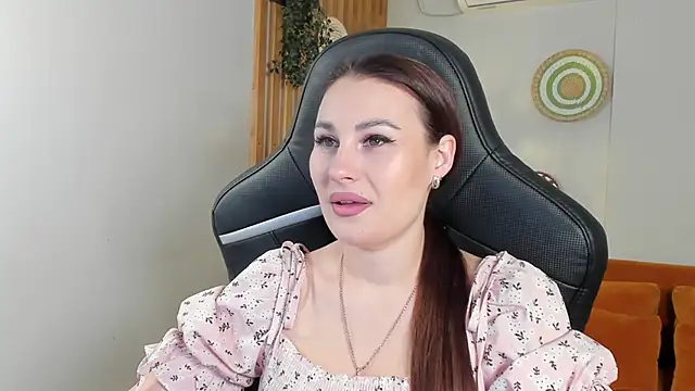 NoraFoxes online show from February 5, 2026, 5:23 am