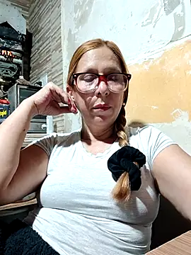 cari75 online show from March 27, 2026, 4:29 am