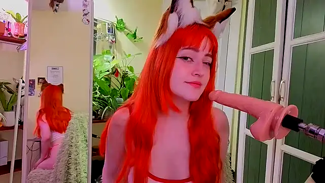 LittleFoxHole online show from April 28, 2026, 1:04 am