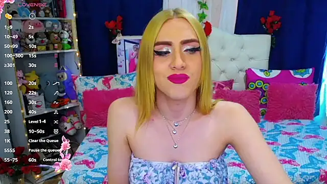 Snapshot of golden_girl01 chatting on July 13, 2026, 8:11 pm golden girl01 online show from July 13, 2026, 8:11 pm