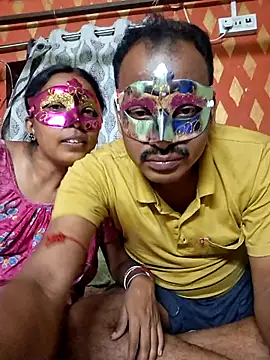 Snapshot of Mr-Mrs-couple chatting on March 22, 2026, 6:44 pm Mr-Mrs-couple online show from March 22, 2026, 6:44 pm