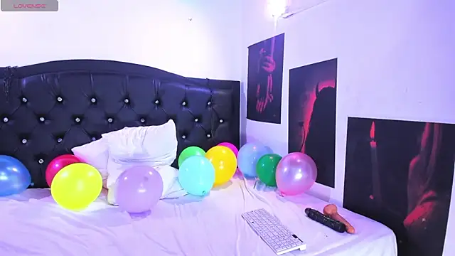 SweetVenomX online show from December 23, 2025, 5:49 am