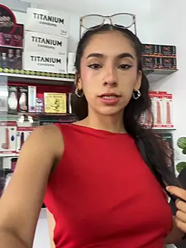 lunaluxury22 online show from February 13, 2026, 2:57 pm