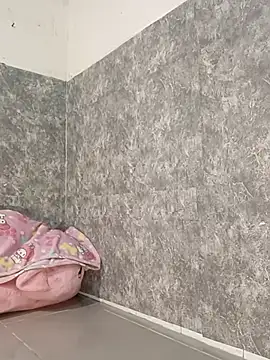 lavi-cute online show from February 3, 2026, 4:32 am