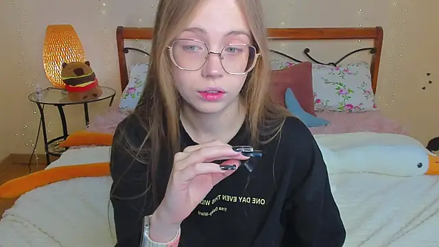 miya soft online show from May 25, 2026, 1:44 am
