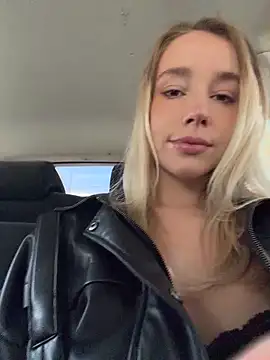 Snapshot of sssativa_more chatting on May 10, 2026, 3:01 am sssativa more online show from May 10, 2026, 3:01 am