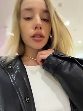 Snapshot of sssativa_more chatting on May 17, 2026, 2:20 am sssativa more online show from May 17, 2026, 2:20 am