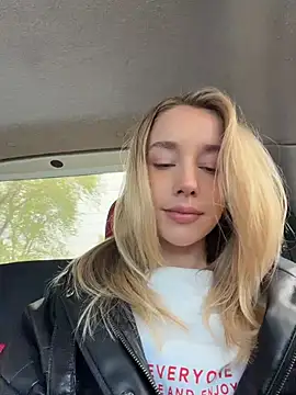 Snapshot of sssativa_more chatting on May 28, 2026, 1:25 am sssativa more online show from May 28, 2026, 1:25 am