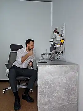 Lovebackground online show from December 27, 2024, 11:28 am