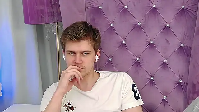 NickJohnas online show from April 18, 2026, 6:56 pm