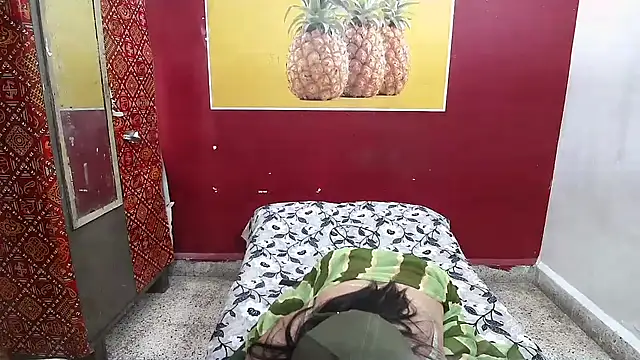 Lovelycouple25 online show from April 18, 2026, 6:06 am