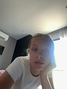 SunnyShiney online show from February 24, 2026, 9:40 am