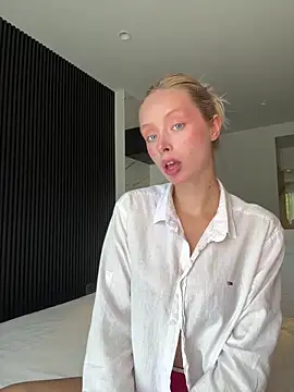 SunnyShiney online show from February 25, 2026, 6:23 am