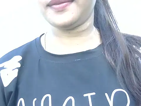 hot-riyaaa online show from February 10, 2026, 7:45 am