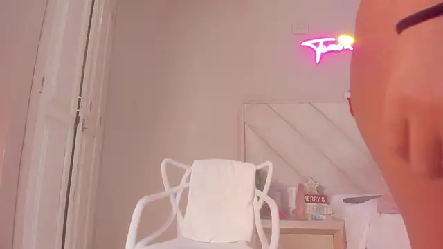  emily  st online show from December 22, 2025, 4:15 pm