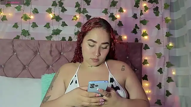 Ayla-marttinez online show from April 10, 2026, 10:58 pm