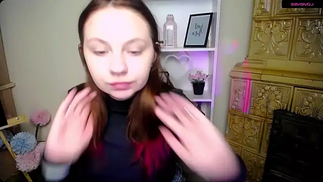 Snapshot of LiliaErmi chatting on December 22, 2025, 6:10 am LiliaErmi online show from December 22, 2025, 6:10 am