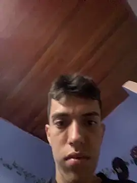 Juan Gomezz26 online show from April 15, 2026, 10:21 pm