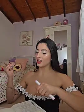 Esmeralda Rossi online show from February 10, 2026, 5:50 pm