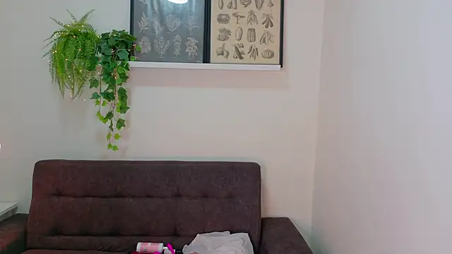 Miia Anderson online show from February 7, 2026, 8:01 pm