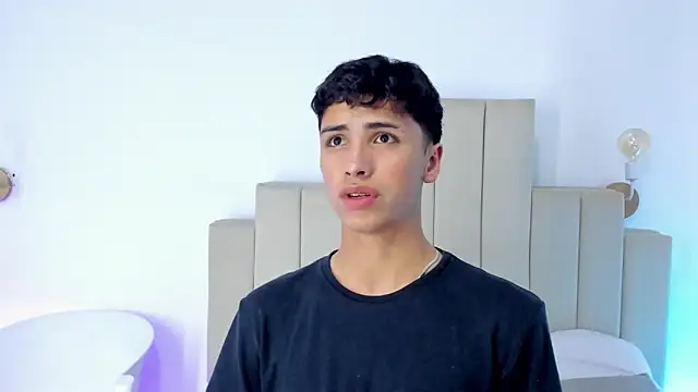 JoshClaarktt online show from March 4, 2026, 4:29 am